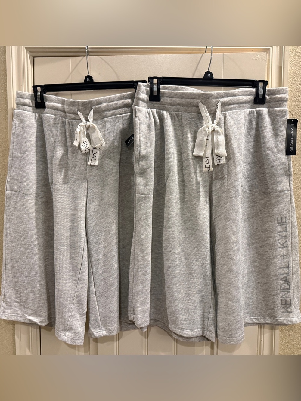 Kendall & Kylie Gray Boyfriend Drawstring Lounge Shorts Bundle Set Womens M NWT